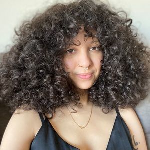 Meet your Posher, Gabriela